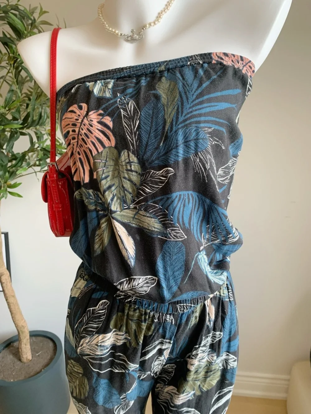 XXS Talula Strapless Tropical Leaf Jumpsuit Soft Summer Chic - Picture 2 of 5